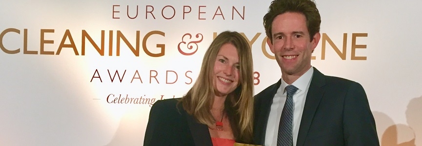 Essity zdobywa dwie nagrody European Cleaning and Hygiene Awards za zrównoważone rozwiązania Tork i Tork EasyCube®